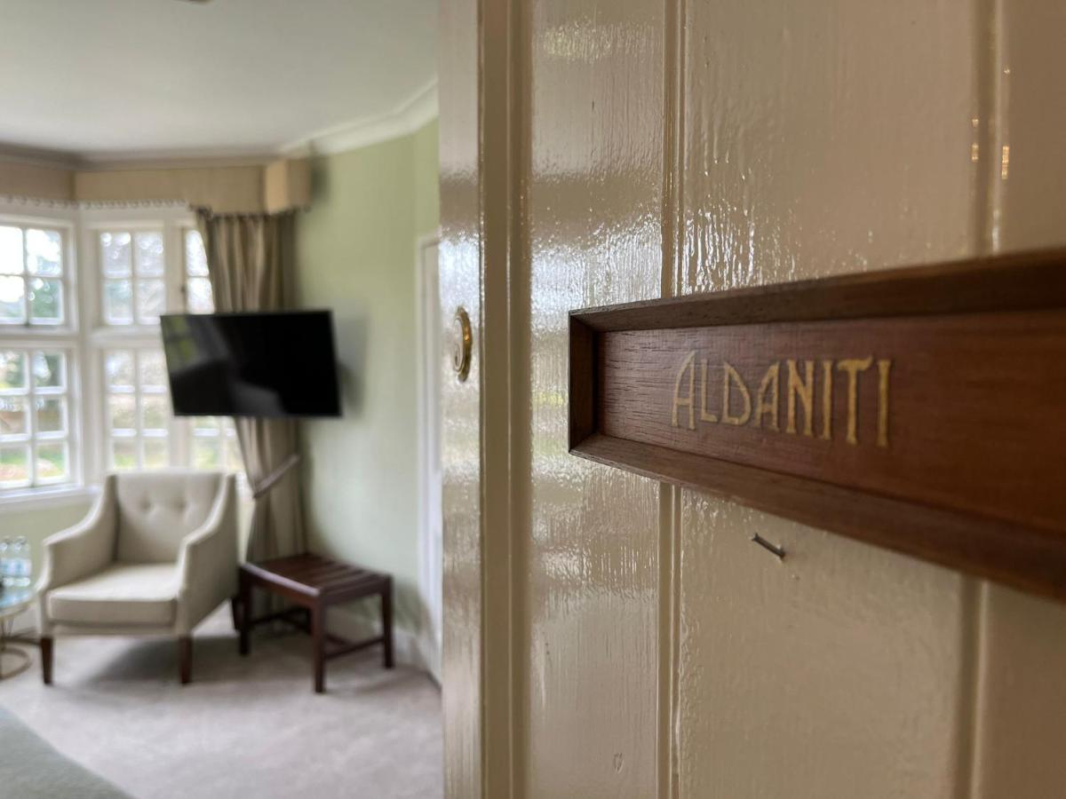 Findon Manor Hotel Bagian luar foto