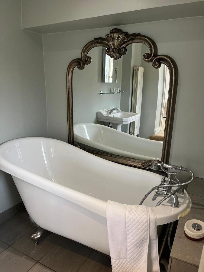 Findon Manor Hotel Bagian luar foto